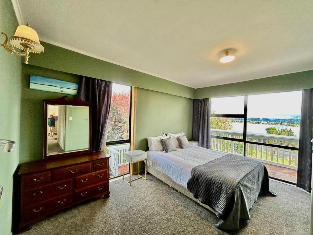 Premium Lake View Home Rotorua Exterior foto